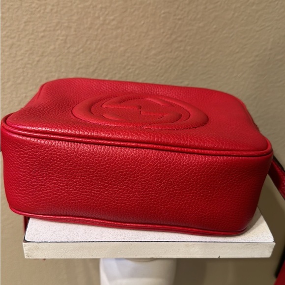 Like New! Authentic Gucci Red Leather Crossbody Bag - Picture 3 of 10